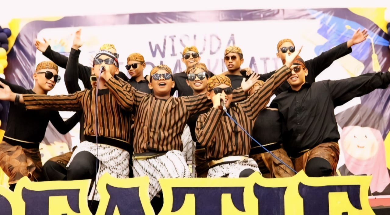 Wisuda Sekolah Kreatif SD Muhammadiyah 2 Bontang Angkatan 6.14 Penuh Haru dan Prestasi