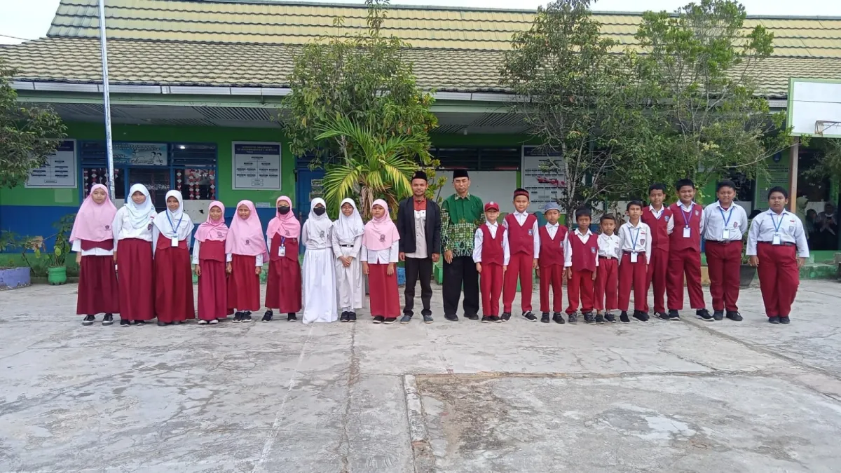 PDM Bontang Jadi Pembina Upacara di SD Musa
