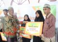 Lazismu Bontang Serahkan Beasiswa Mentari untuk Siswa Berprestasi dan Tidak Mampu