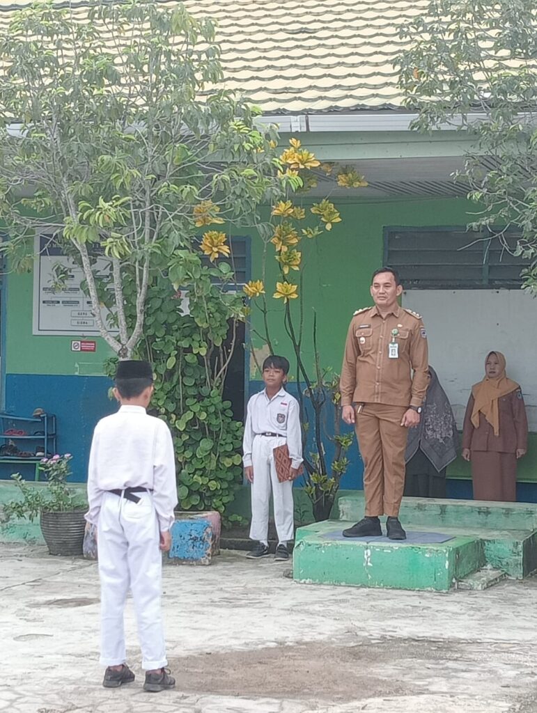 Program Pembina Upacara di SD Muhammadiyah 1 Bontang, Lurah hingga Takmir Masjid Turut Berperan