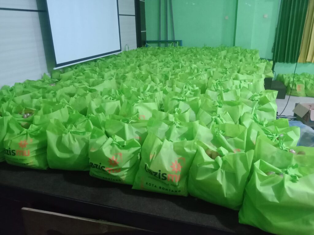Lazismu Bontang Salurkan 500 Paket Zakat untuk Masyarakat