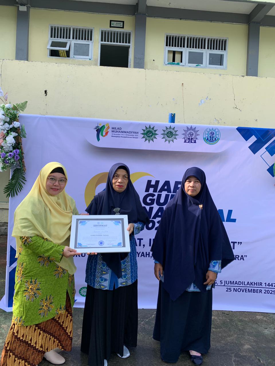 FGM Bontang Gelar Apel Hari Guru Nasional 2025, Tekankan Penguasaan Coding dan AI