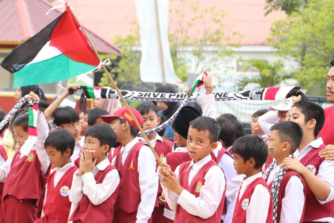 Sekolah Kreatif Muhammadiyah Bontang Gelar Aksi Damai Bela Palestina, Kumpulkan Donasi Rp 6,25 Juta